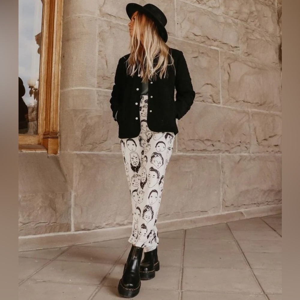 Shekou Face Print Pants in White - Size Small